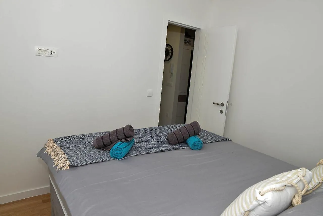Apartment Nicole 扎达尔